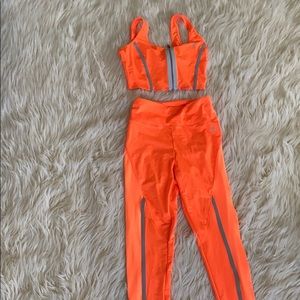 Reflective workout set